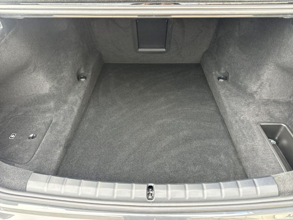 BMW 740dA xDr M SPORT SkyL,StHzg,AHK,IconicG,Multisi