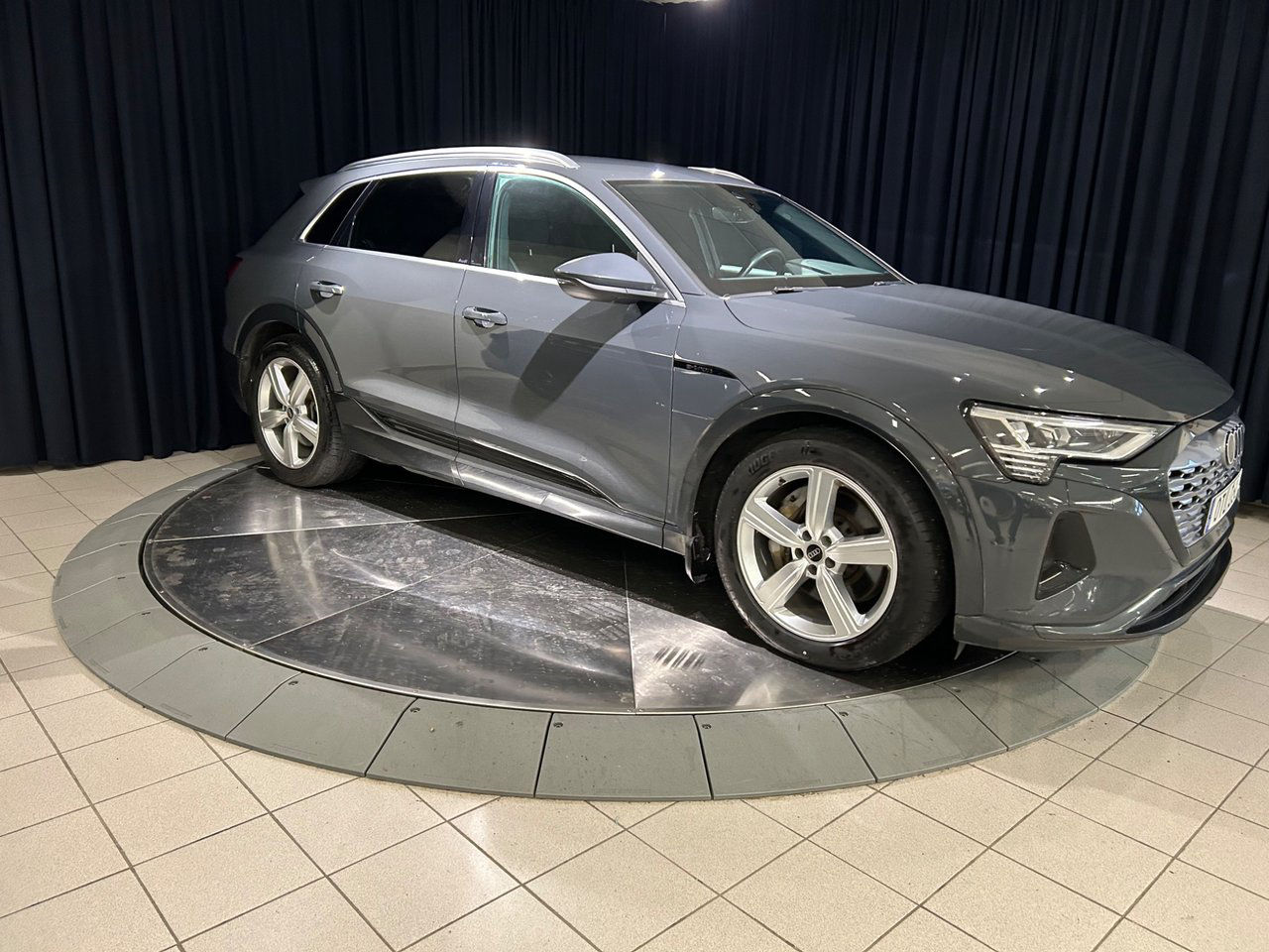 Audi Q8 50 e-tron quattro