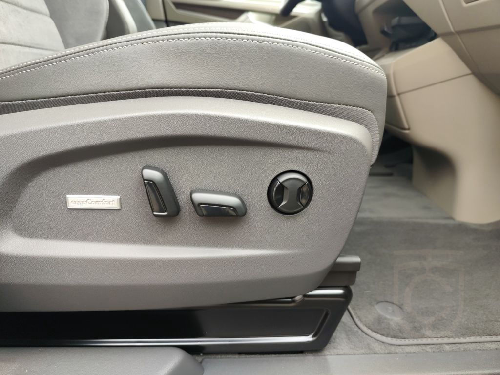 Volkswagen Multivan LÜ DSG Style Sthzg. Pano el.Sitze Navi