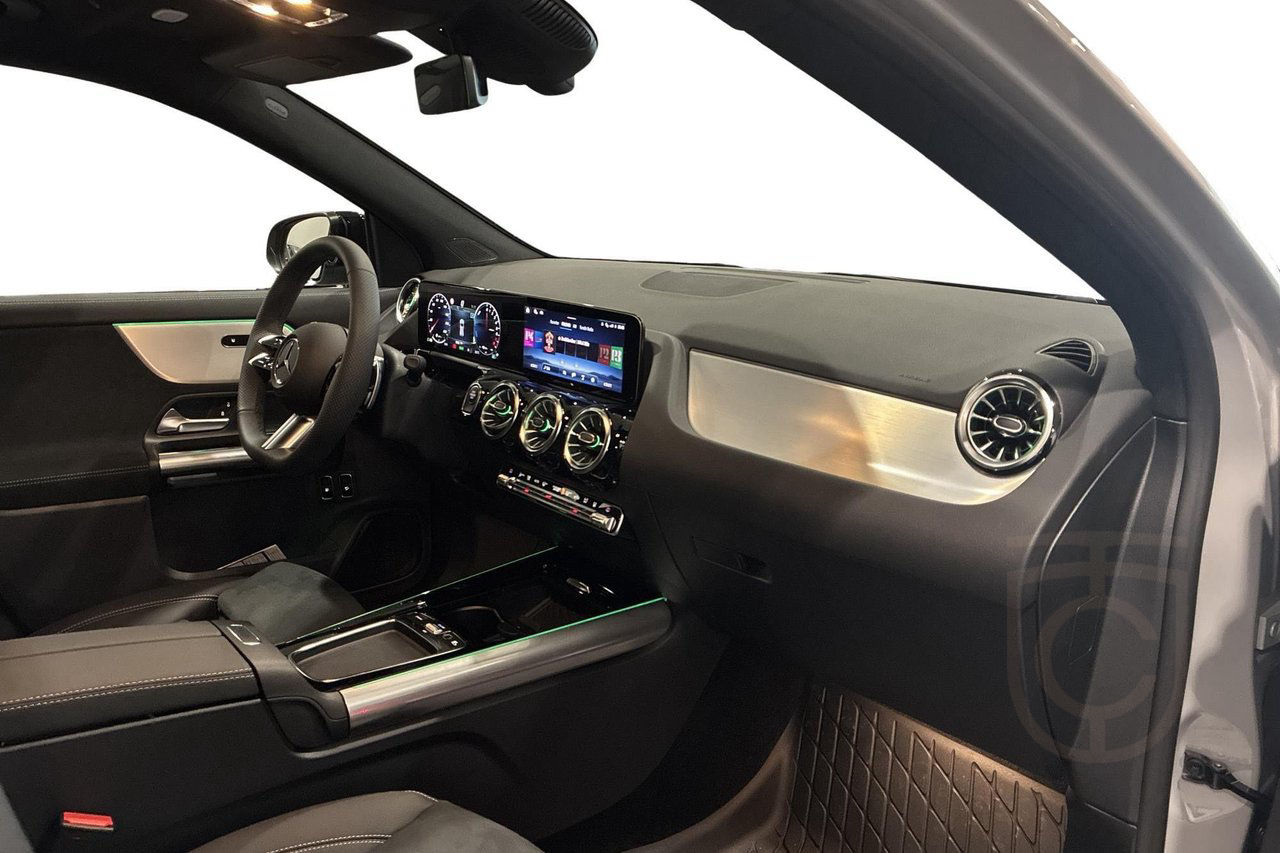 Mercedes-Benz GLA 250 E AMG ADVANCED EDITION