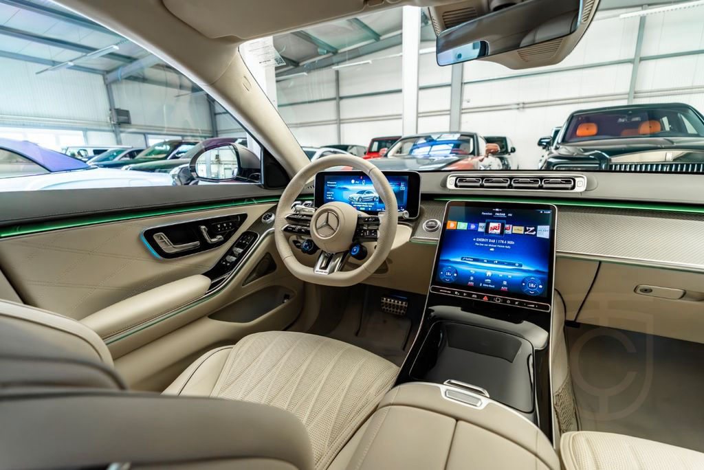Mercedes-Benz S 63 E AMG Per. Long /Carbon / Only 3720km!