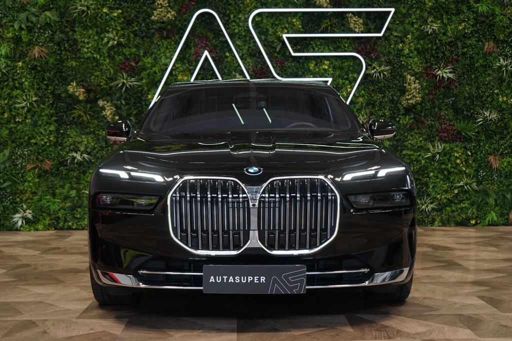 BMW 750e*xDRIVE*B&W*THEATRE*PANORAMA*92.645€ NETTO