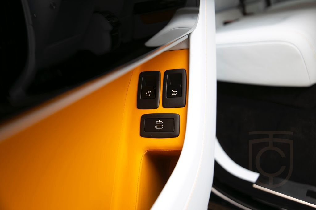 Rolls-Royce Cullinan - BLACK BADGE TRIM - STARLIGHT