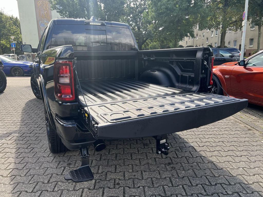 Dodge RAM Laramie Night Premium + 5 Jahre Garantie AHK