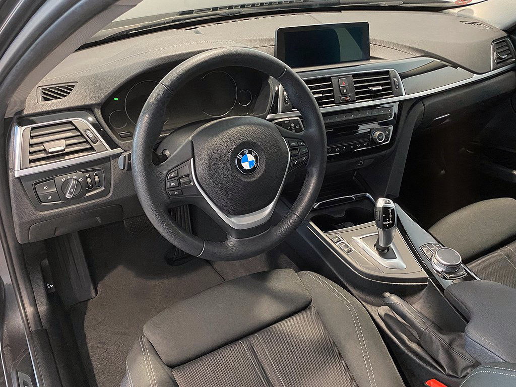 BMW 320i xDrive Touring