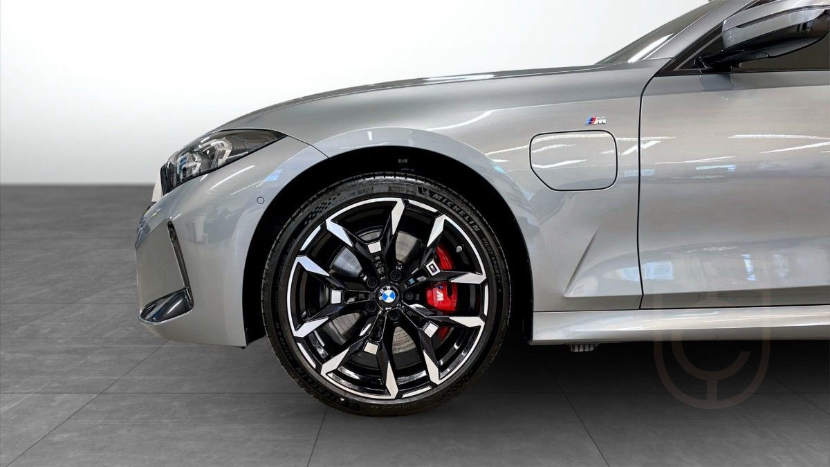 BMW 330e xDrive M-sport Pro Business Launch Edt Head-up Elst