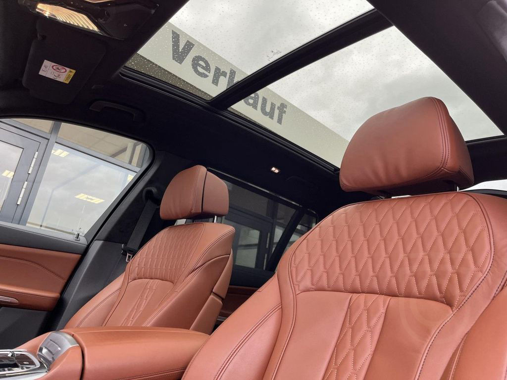 BMW X7 xDrive40i M-Sport AHK Iconic Glow 360°