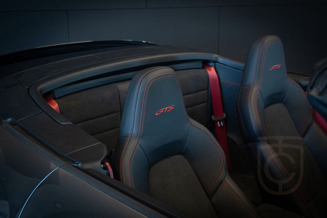 Porsche 911 992 Carrera 4 GTS Cab \