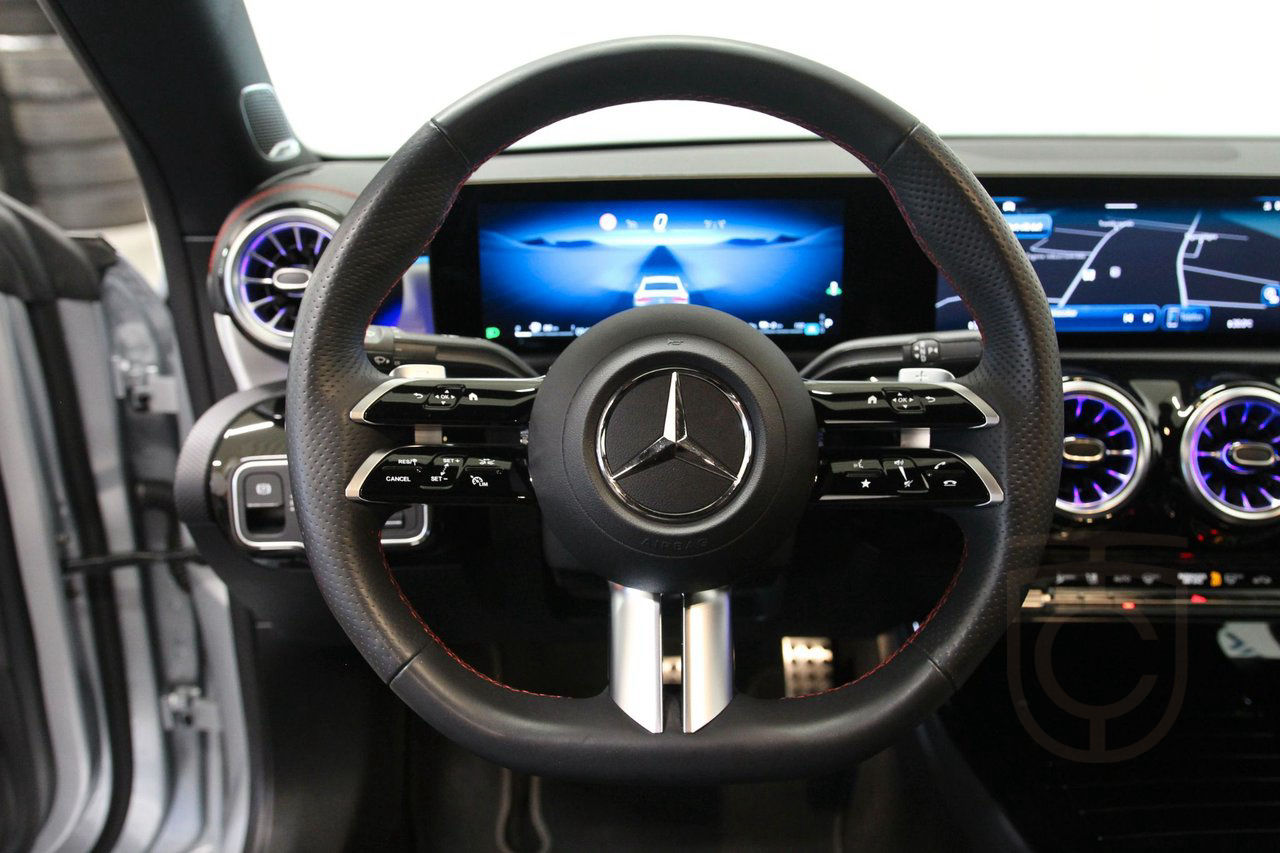 Mercedes-Benz CLA 250 e Coupé AMG Line Night Burmester 360°