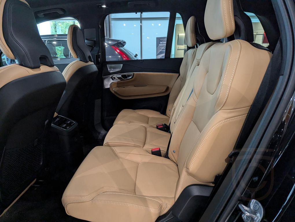 Volvo XC90 Ultra Dark Recharge Plug-In Hybrid AWD