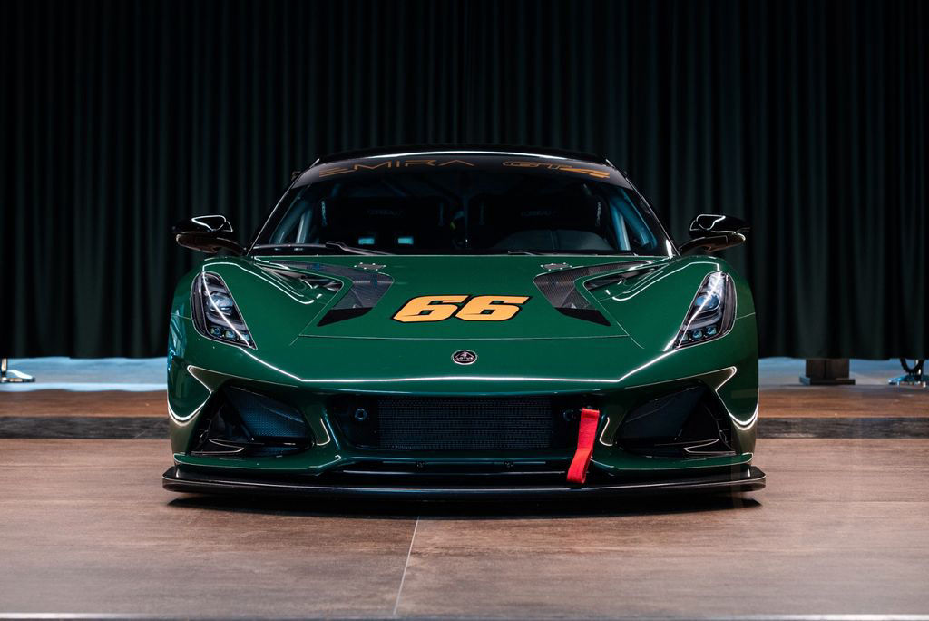 Lotus Emira GT4 RACECAR