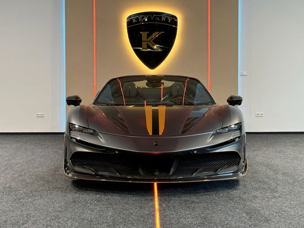 Ferrari SF90 SPIDER LIFT/CARBON/TAILORMADE/KEYVANY!
