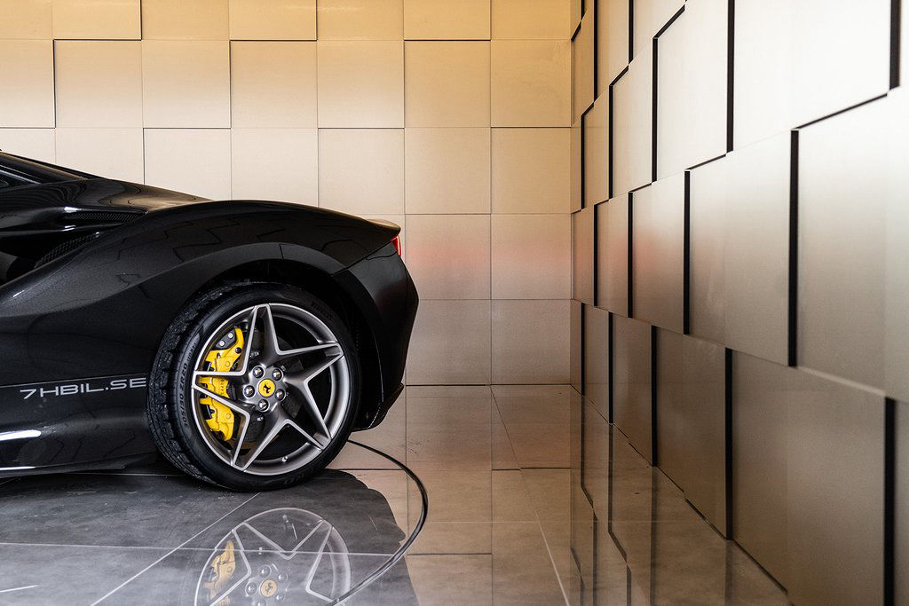 Ferrari F8 Tributo / Svensksåld / Kolfiberstolar / OBS SPEC! /