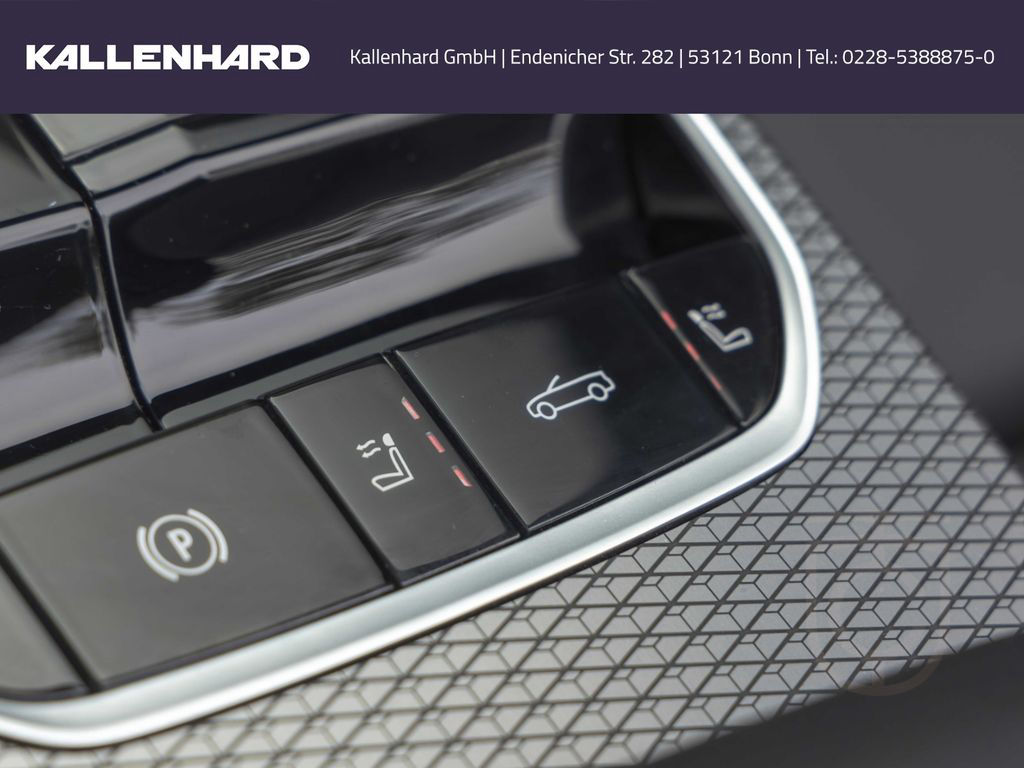 BMW M4 xDrive Competition Cabrio-Widescreen-DrivingA