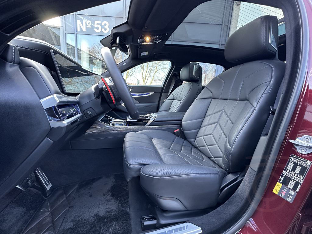 BMW M760e xDrive M Sport Autobahnas Autm.Tür Massage