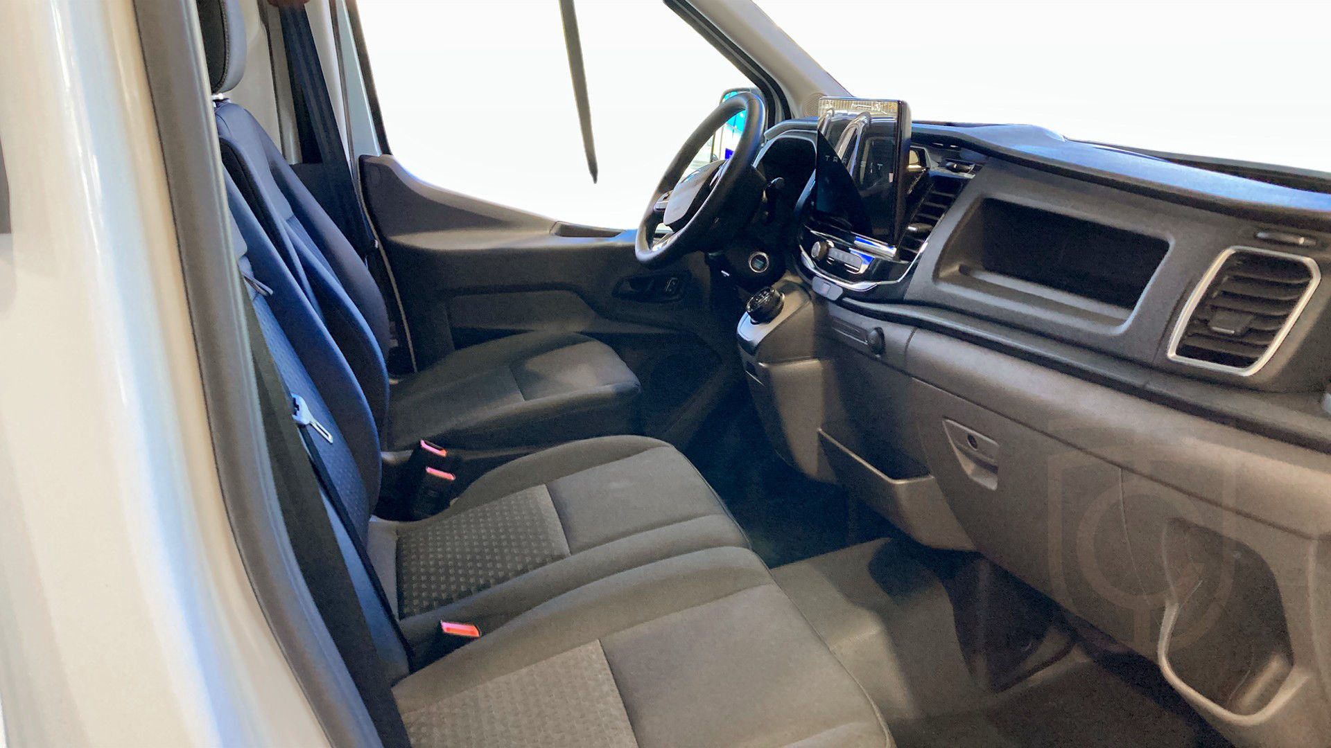 Ford E-Transit 350