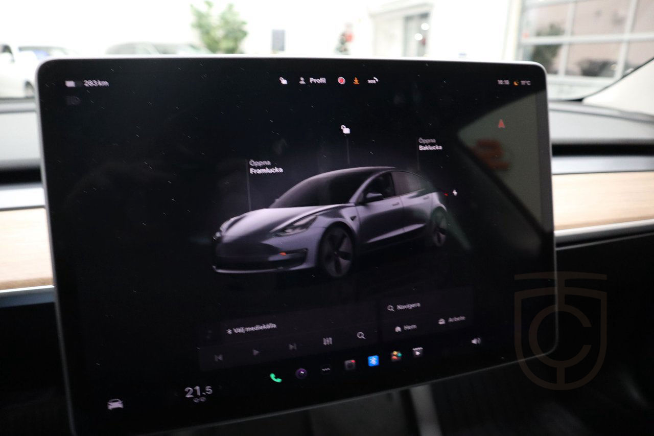 Tesla Model 3 Long Range AWD PANO