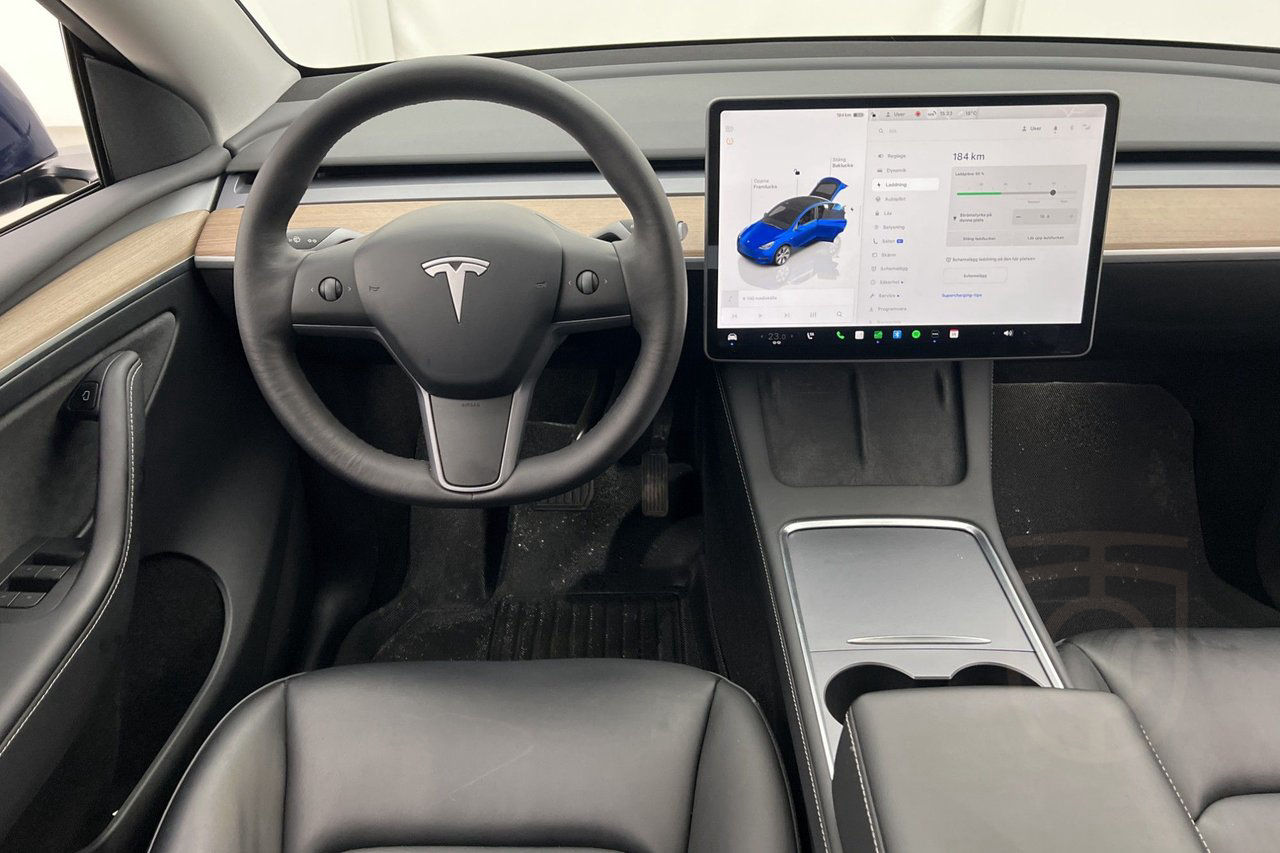 Tesla Model Y Long Range AWD Autopilot