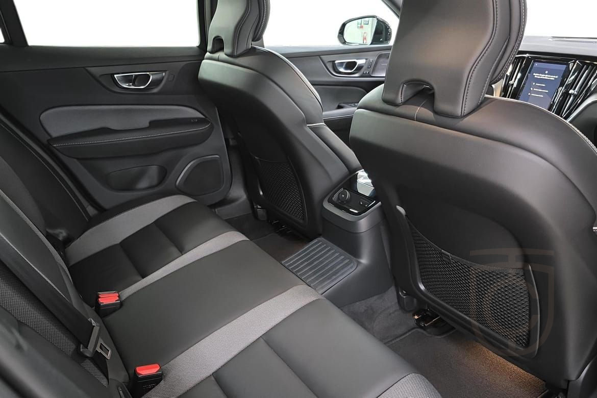 Volvo V60 T8 Ultra Dark