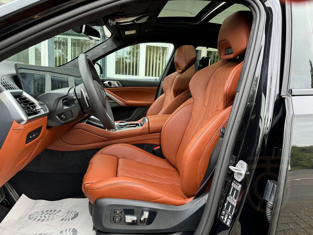 BMW X6 M60i xDrive /M Sitze/Integral/Pan/NP 150.000€