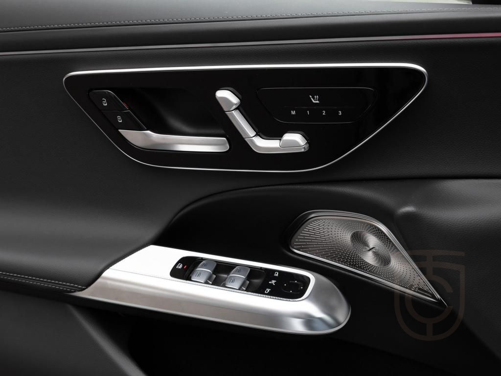 Mercedes-Benz E 300 e AMG/Digital/Pano/AHK/Burm4D/360/Night/19