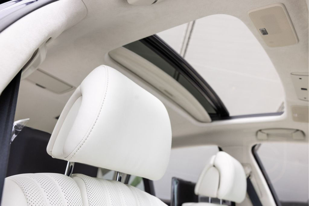 Lexus LS 500 500h AWD President Line | Ottoman seat |