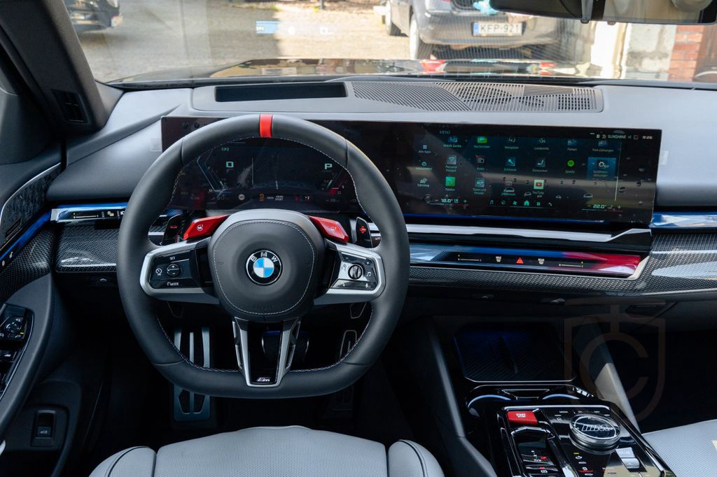 BMW M5 TOURING.DR.ASS.LED.PANORAMA.B&W.360°.AHK.
