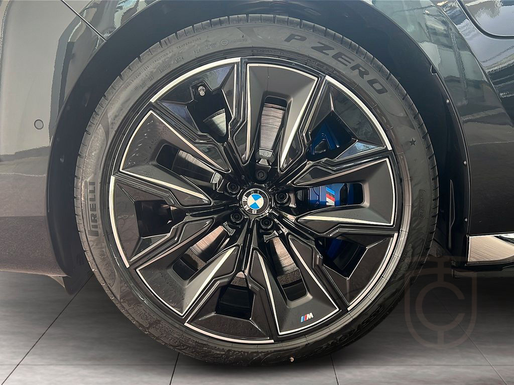 BMW M760e / Executive Paket/ Connoisseur Paket
