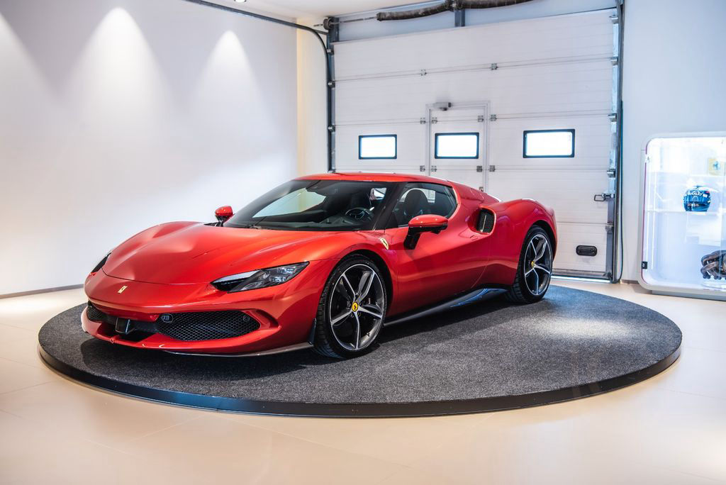 Ferrari 296 GTB *CARBON, FULL OPTIONS*