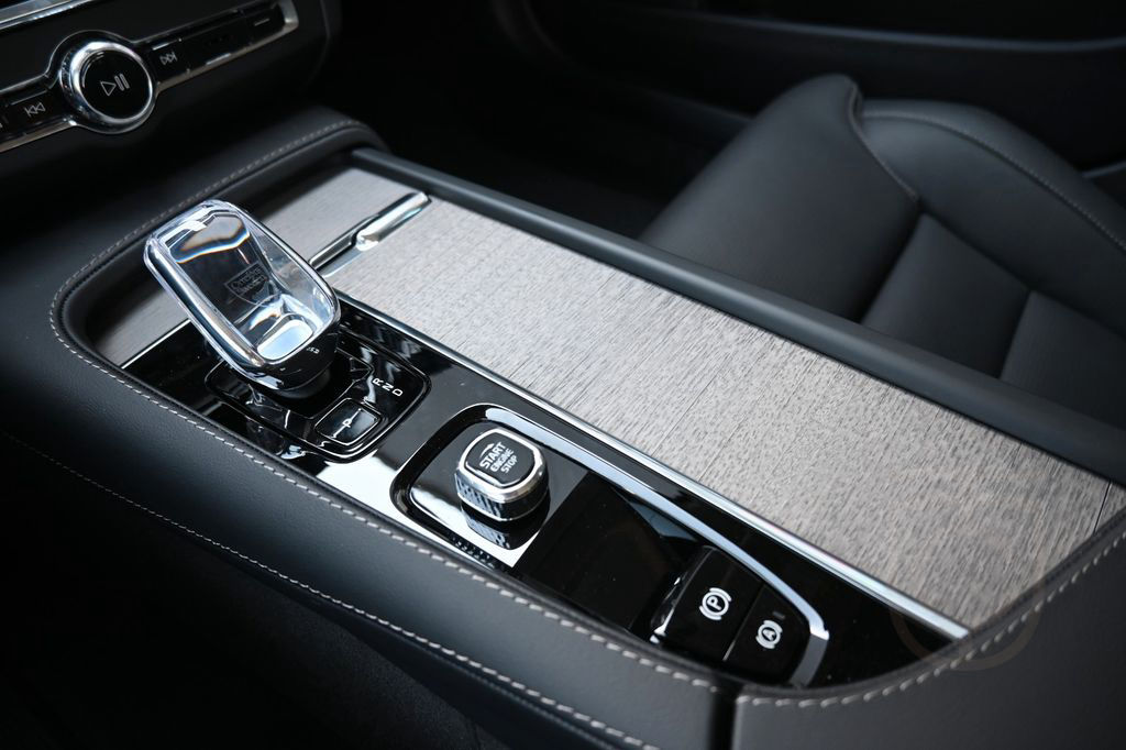 Volvo V90 B4 D AWD Cross Country Plus*Pano*STHZG*AHK
