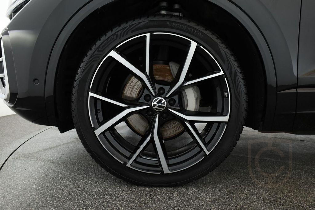 Volkswagen Touareg 3.0 TDI 4M R-Line Leder Pano DCC 22" AHK