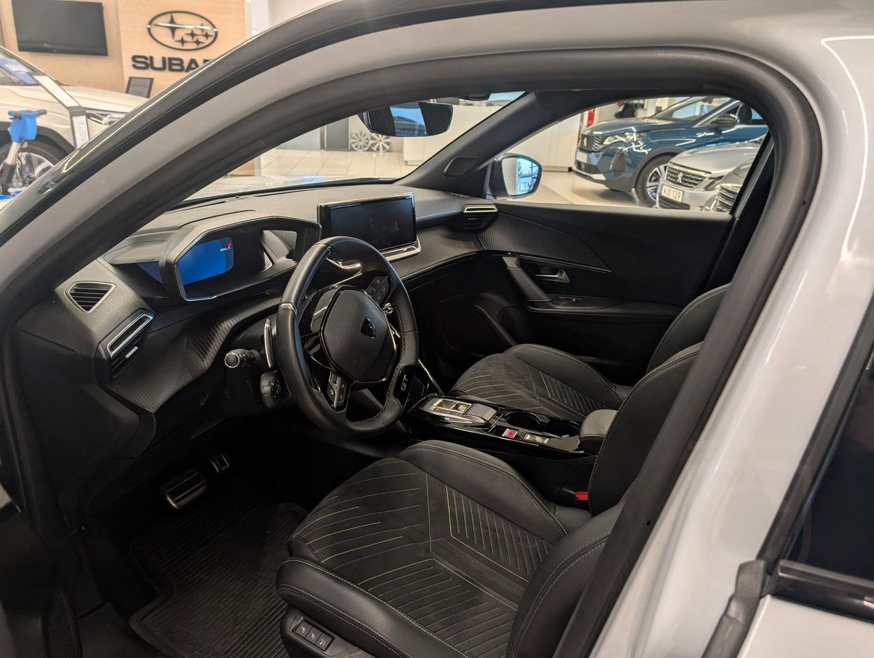 Peugeot 2008 GT 1.2 PureTech 130 EAT GT