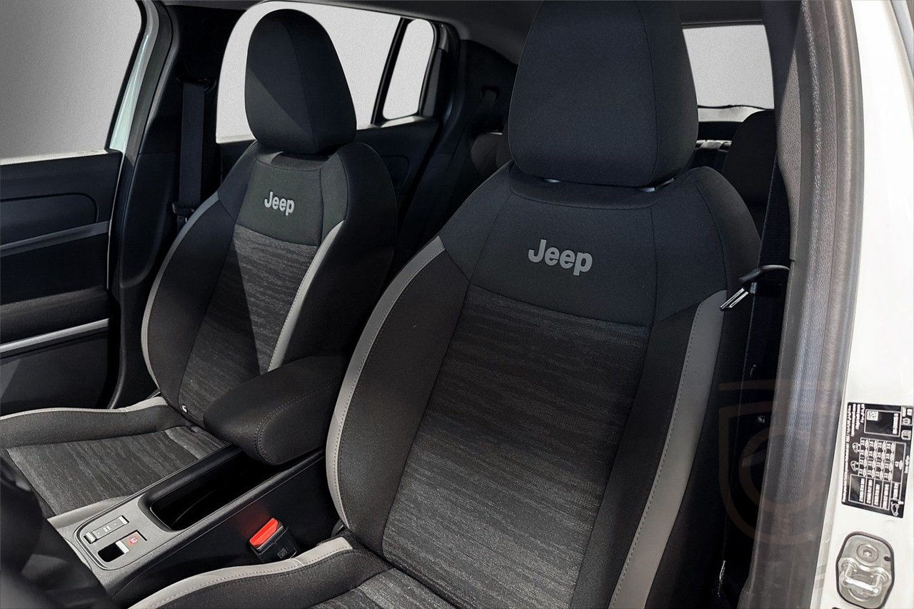 Jeep Avenger e-Hybrid 1.2 Turbo LONGITUDE NYBILSGARANTI