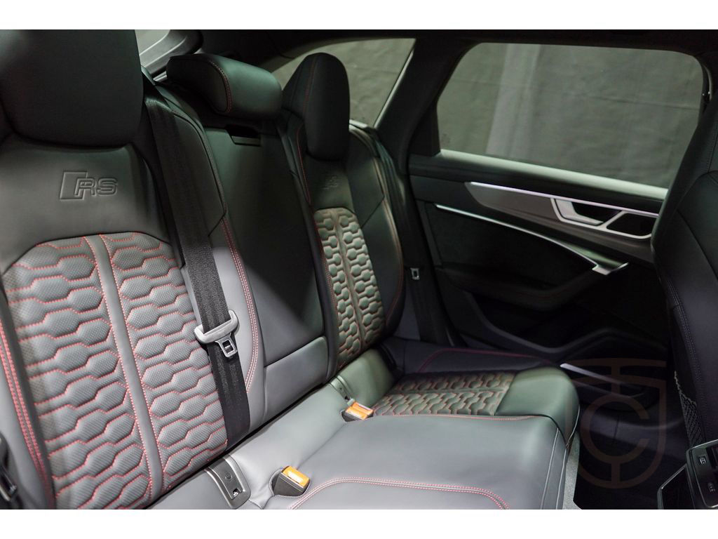 Audi RS6 Avant performance 22 Zoll Keramik Pano 360 K