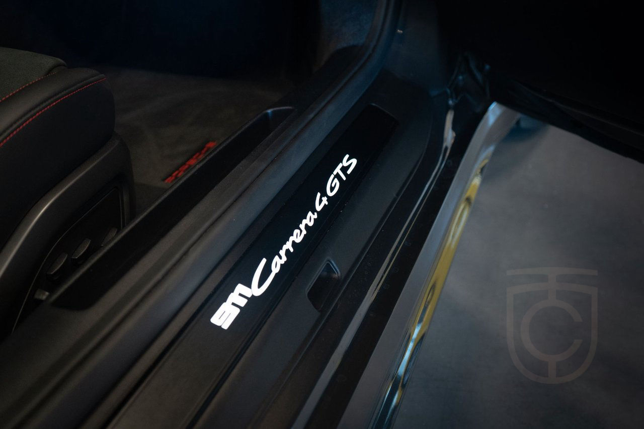 Porsche 911 992 Carrera 4 GTS Cab \
