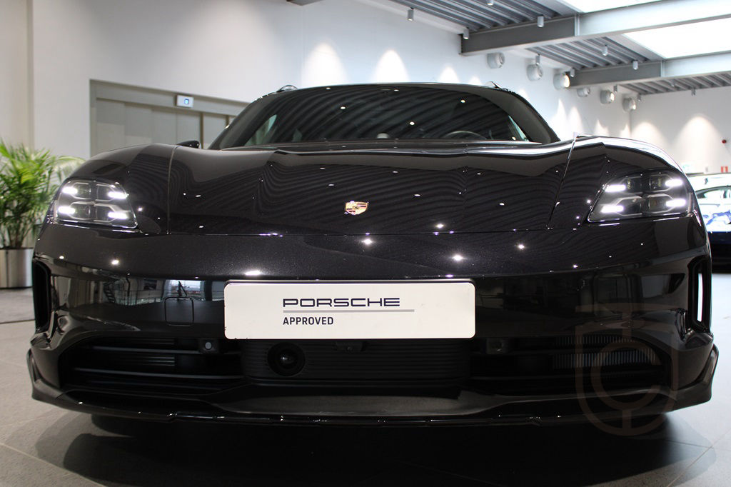 Porsche Taycan 4 Cross Turismo