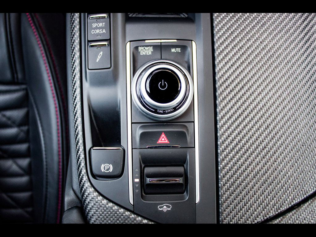 Maserati Levante V8 TROFEO°NERO ASSOLUTO°CARBON 2x°B&W