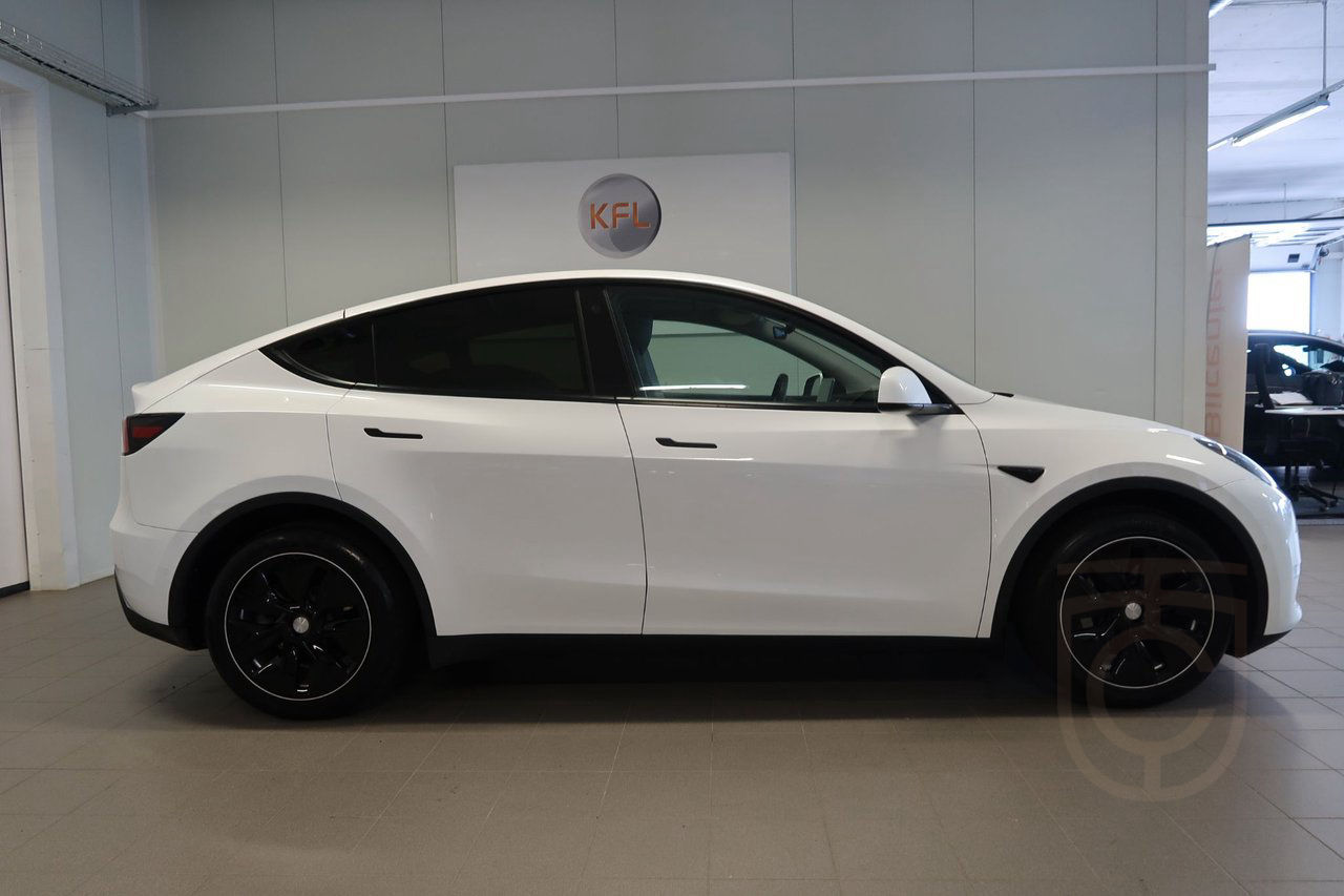 Tesla Model Y Long Range AWD Panorama-Kamera-Navi