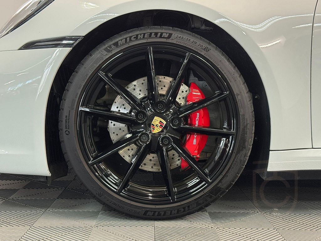 Porsche 911 992 Carrera 4S