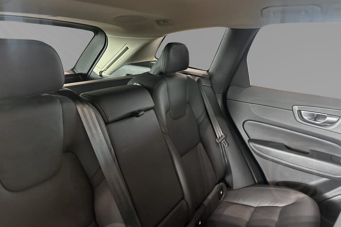 Volvo XC60 B4 AWD Diesel Plus Dark