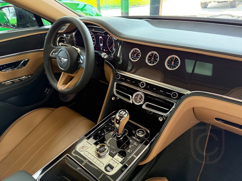 Bentley Flying Spur S V8- Carbon- B&O- Pano