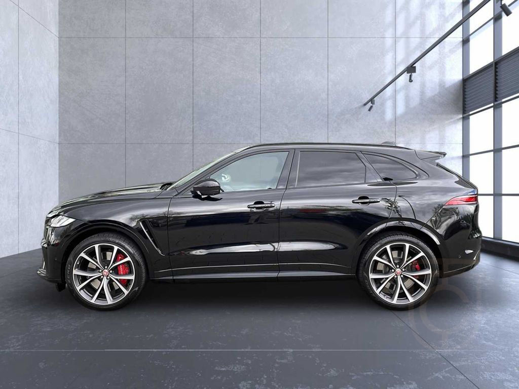 Jaguar F-Pace P550 AWD SVR