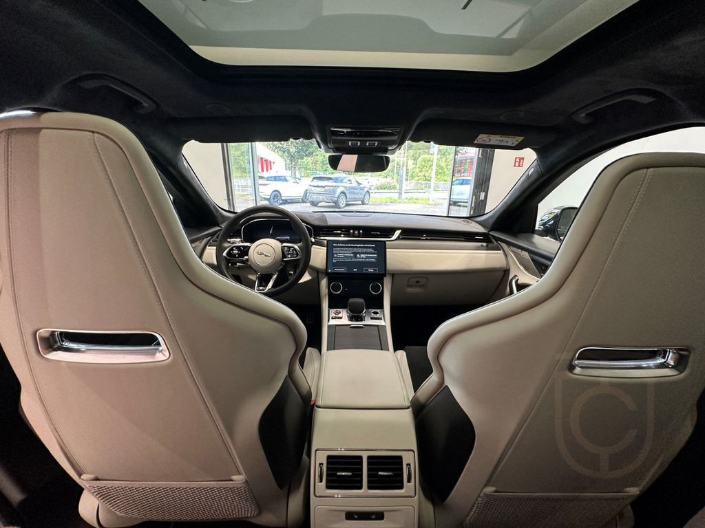 Jaguar F-Pace P550 SVR AHK 22''LM PANODACH HEAD-UP ACC