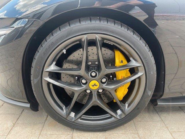 Ferrari Roma Spider Nero Carbon HIFI VIEW ADAS DISPLAY