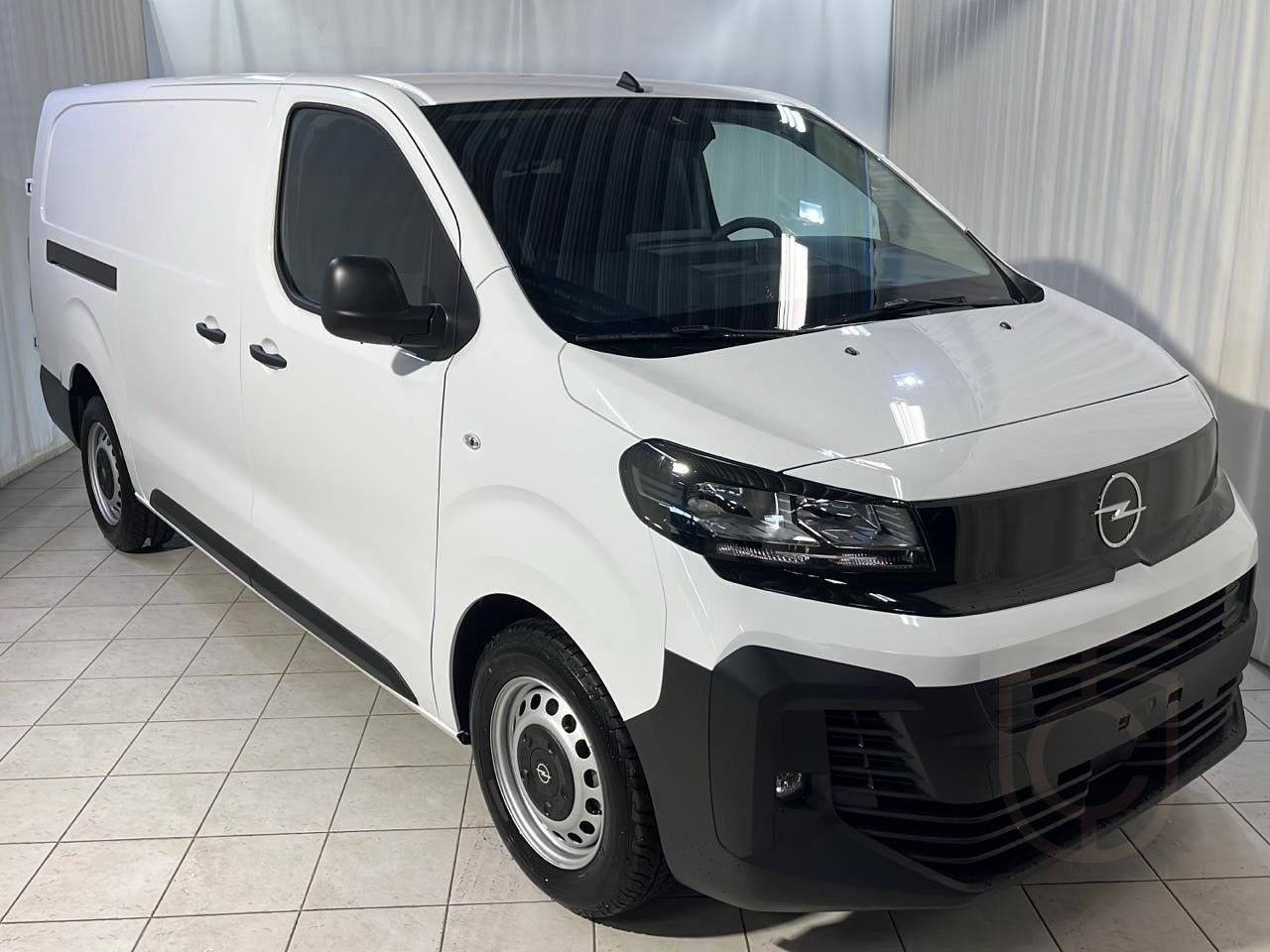 Opel Vivaro L3 145 AT8