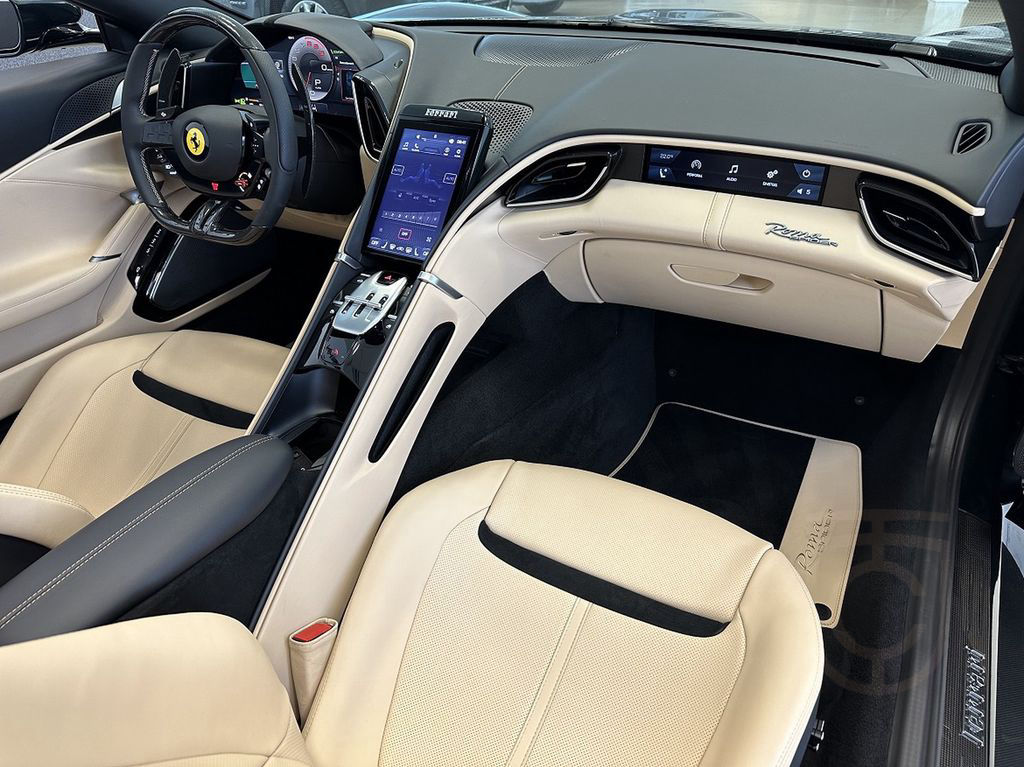 Ferrari Roma Spider Green/Beige Carbon 360° JBL