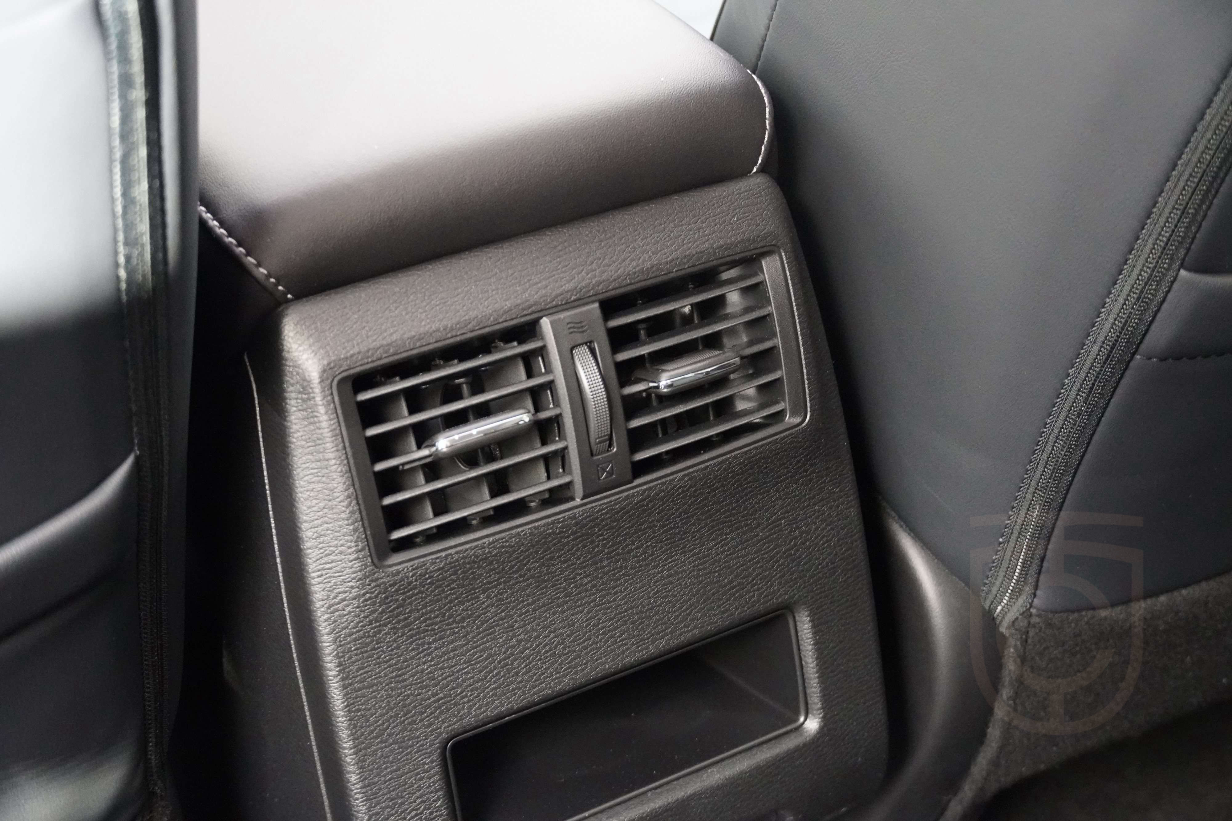 Mitsubishi Outlander PHEV*LED*HUD
