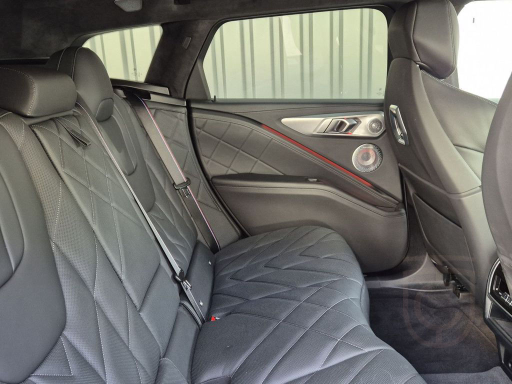 BMW XM DA-Prof,360°,B&W,Massage,M Driver's,AHK,23"