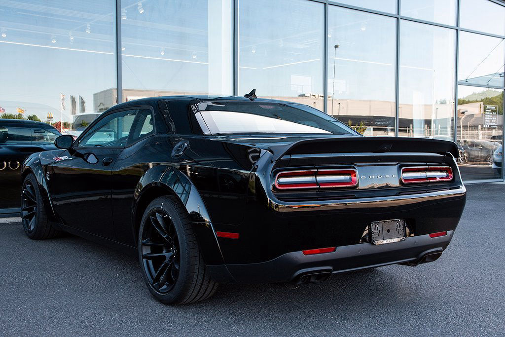Dodge Challenger SRT Hellcat WideBody 727hk Sportavgas
