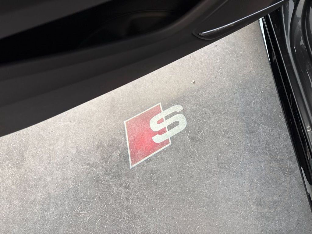 Audi A4 Avant QuattroTFSI S-line competition plus